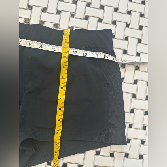 Under Armour Women's Athletic Black Shorts - Picture 4 of 4